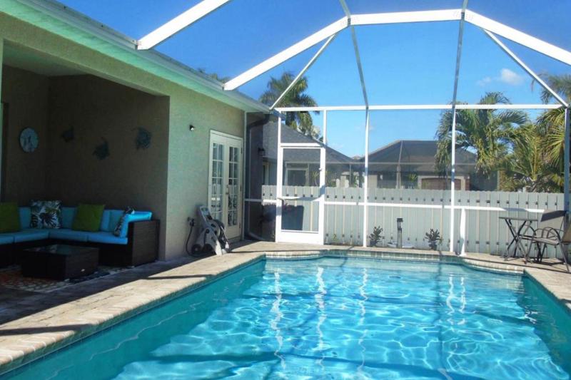 Family Friendly - Private Pool - Sleeps 10 - image 34