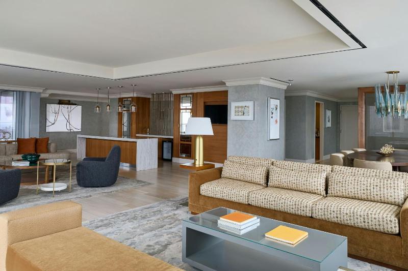 Marriott Marquis Houston - image 37