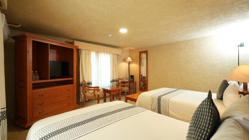 Hotel Marques Del Valle - image 12