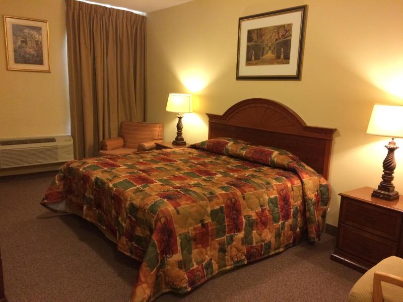 Standard Single Room with One King Bed image 3