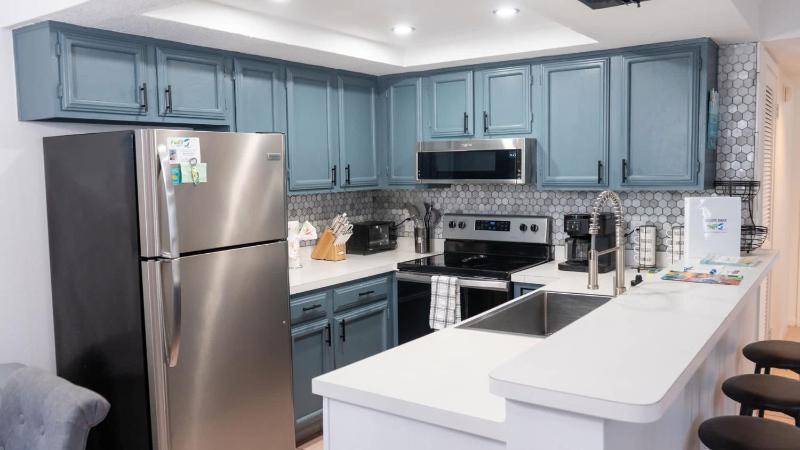 Walkable Location - 99 Steps to Beach - Pool apts - image 21