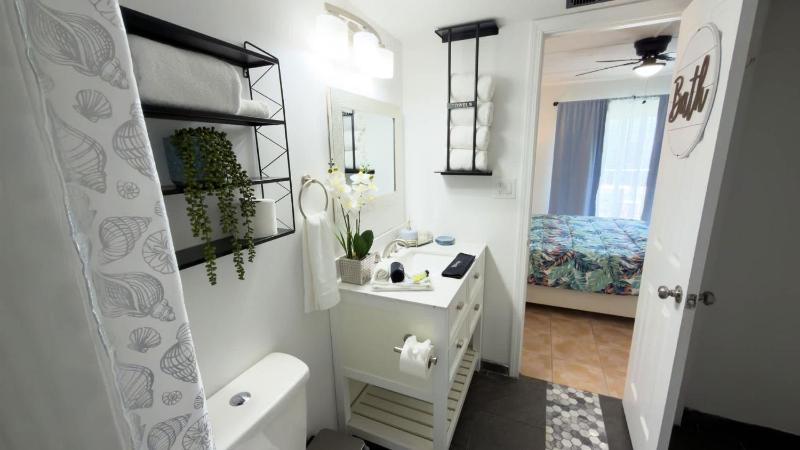 Walkable Location - 99 Steps to Beach - Pool apts - image 23