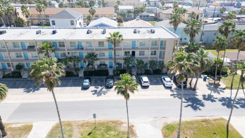 Walkable Location - 99 Steps to Beach - Pool apts - image 7