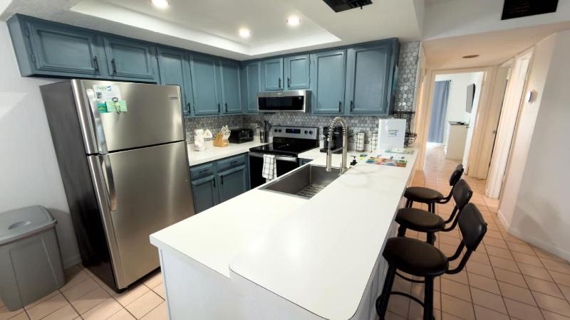 Walkable Location - 99 Steps to Beach - Pool apts - image 16