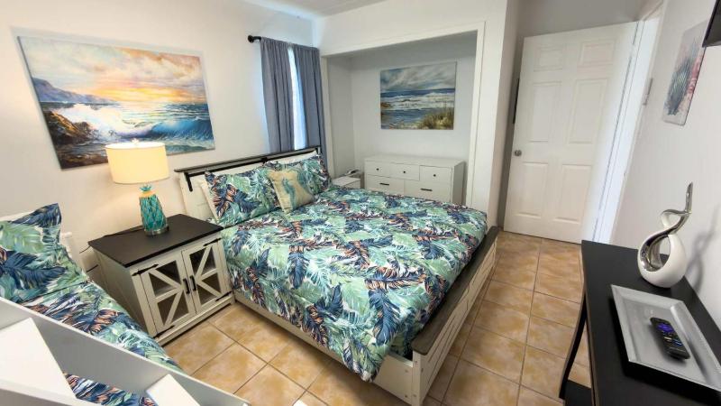 Walkable Location - 99 Steps to Beach - Pool apts - image 49