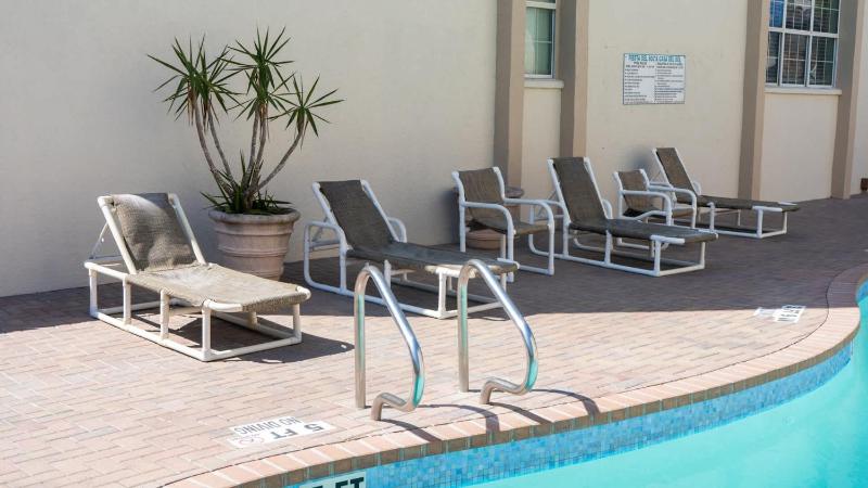 Walkable Location - 99 Steps to Beach - Pool apts - image 11