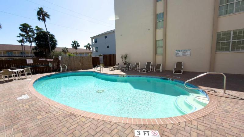 Walkable Location - 99 Steps to Beach - Pool apts - image 14