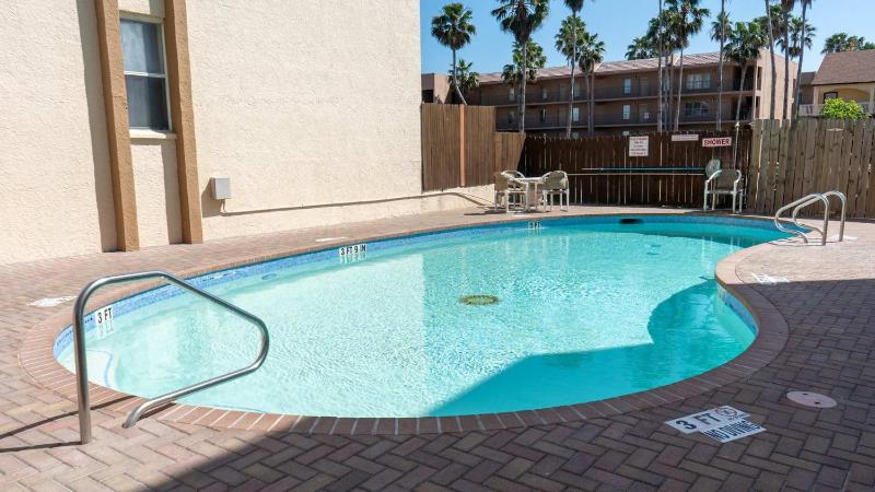 Walkable Location - 99 Steps to Beach - Pool apts - image 9