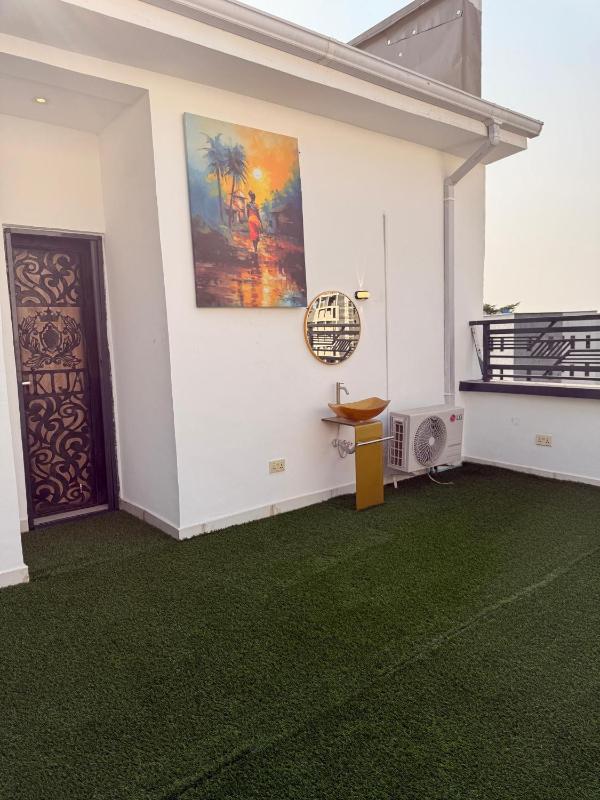 Ikija Residence Lekki - 4BR- Rooftop- Gym- WiFi - image 10