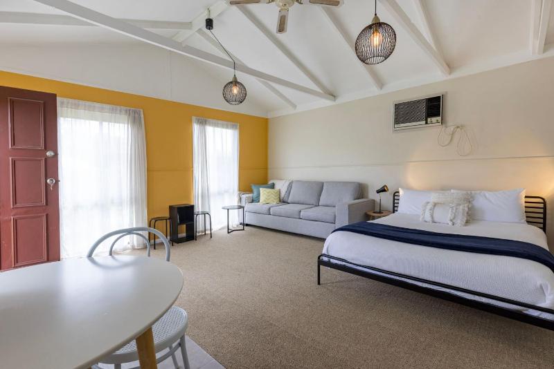 Callala Calm Pet Friendly 5 Mins Walk to Beach - image 40