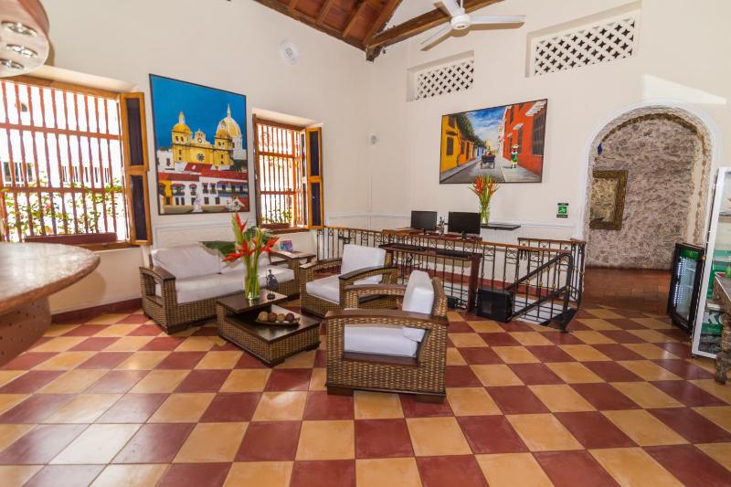 Hotel 3 Banderas - image 4