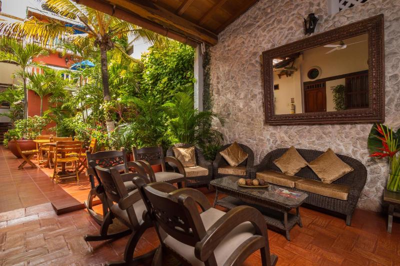 Hotel 3 Banderas - image 3