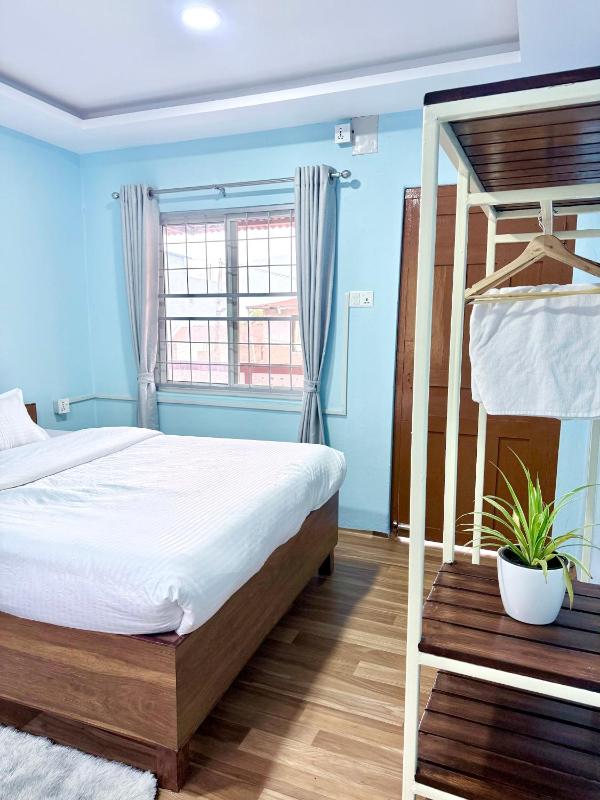 The Mango Tree Backpackers Hostel - image 16