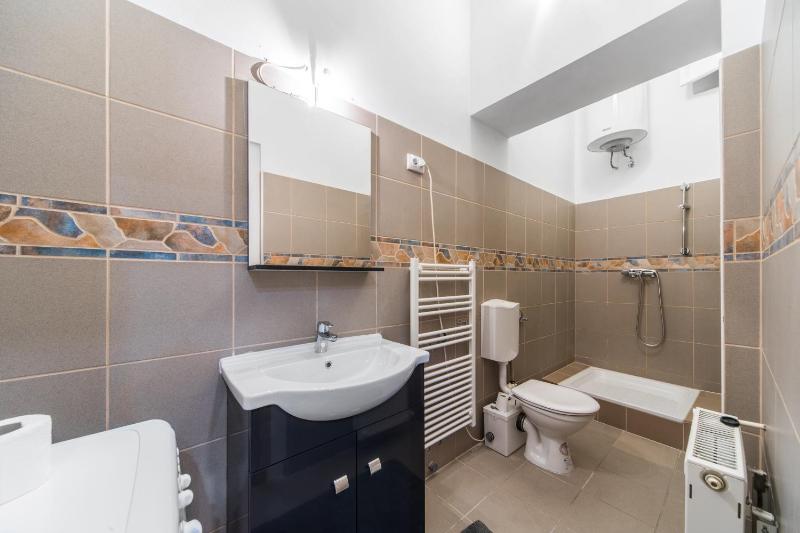 Budapest Eye Apartment - image 4