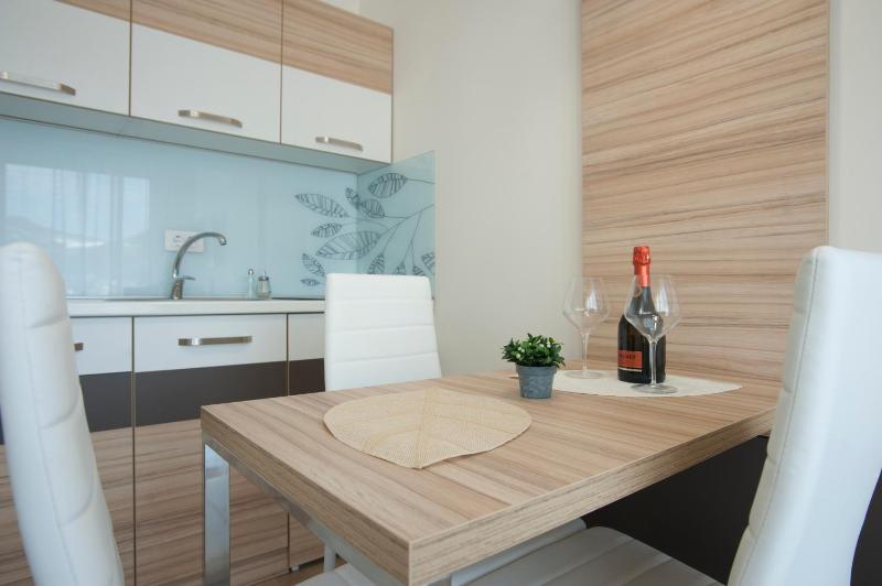 JLK MODERN SUITES Budva - image 9