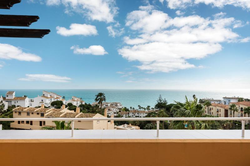Malibu Mansions Apartments by Alfresco Stays - image 12