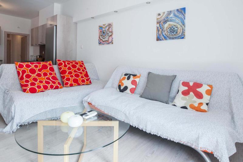 Trendy Cozy 2 Bd Apt in Panormou Metro Station - image 15