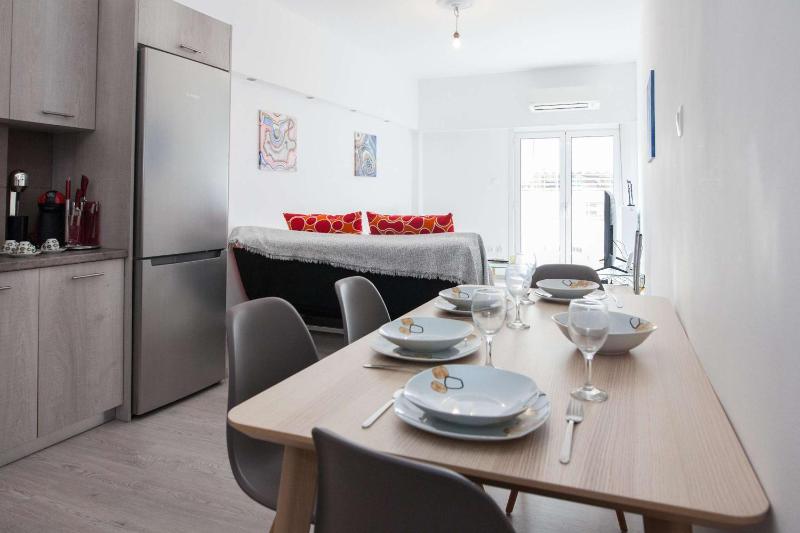 Trendy Cozy 2 Bd Apt in Panormou Metro Station - image 5