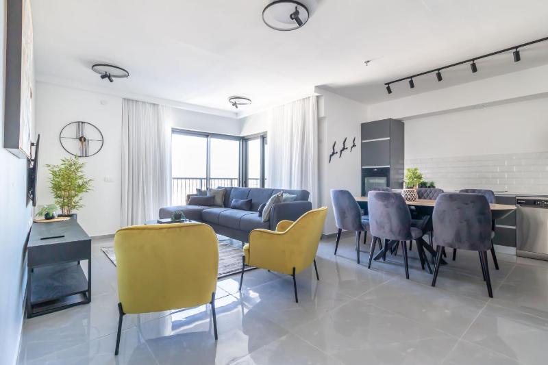 Savyon View Tower - Isrentals - image 15