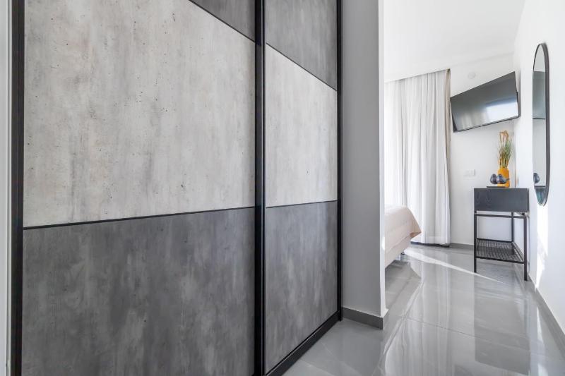 Savyon View Tower - Isrentals - image 4