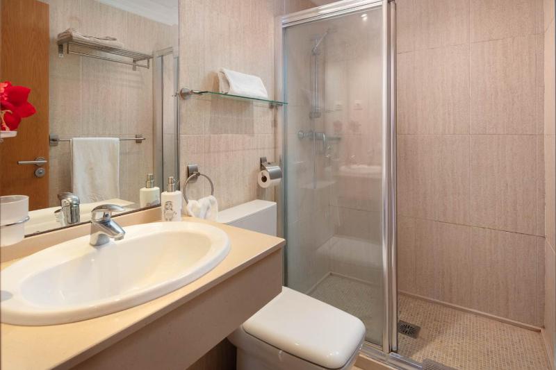 Malibu Mansions Apartments by Alfresco Stays - image 48