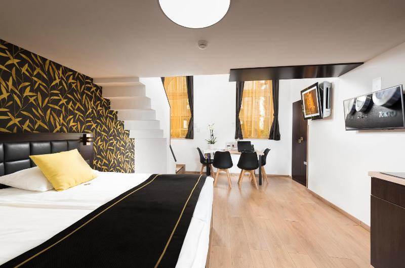 Opera Garden Apartments - image 8