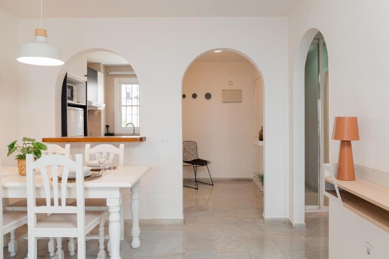 C19 Sunny Apartment with Pool and Terrace - image 7