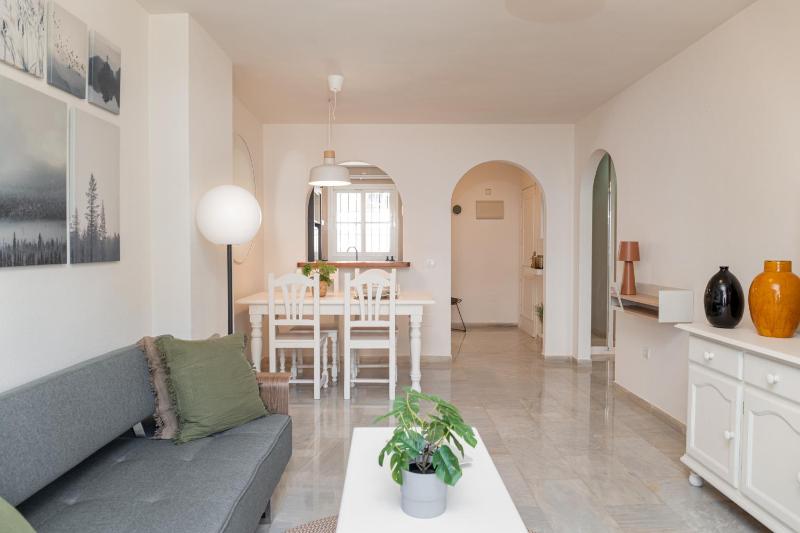 C19 Sunny Apartment with Pool and Terrace - image 21
