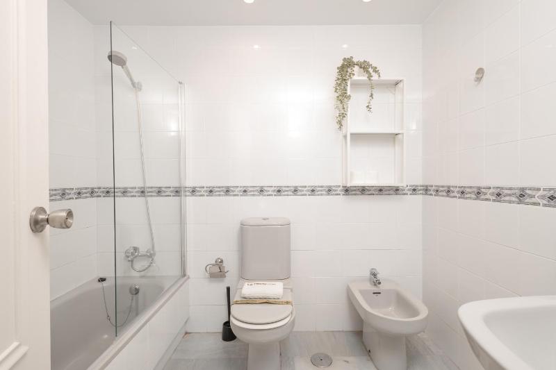 C19 Sunny Apartment with Pool and Terrace - image 3
