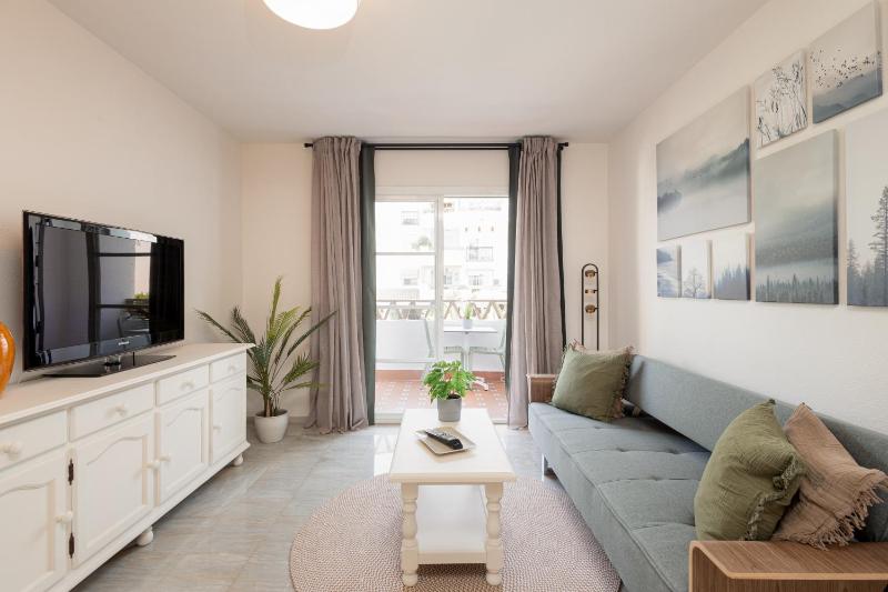 C19 Sunny Apartment with Pool and Terrace - image 17
