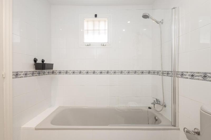 C19 Sunny Apartment with Pool and Terrace - image 2