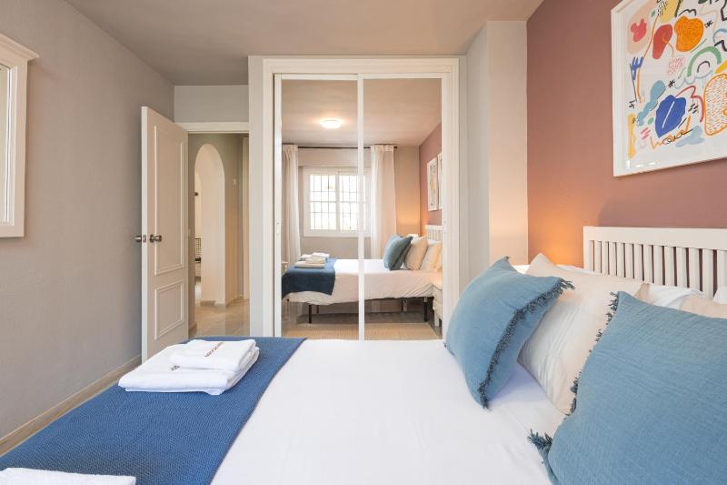 C19 Sunny Apartment with Pool and Terrace - image 14