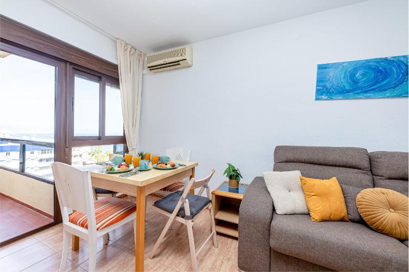 797 HOLIDAY RENTALS - Luminoso apartamento en Aloha playa - image 19