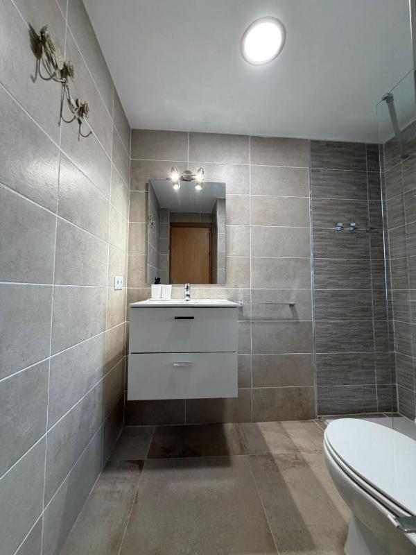797 HOLIDAY RENTALS - Luminoso apartamento en Aloha playa - image 2