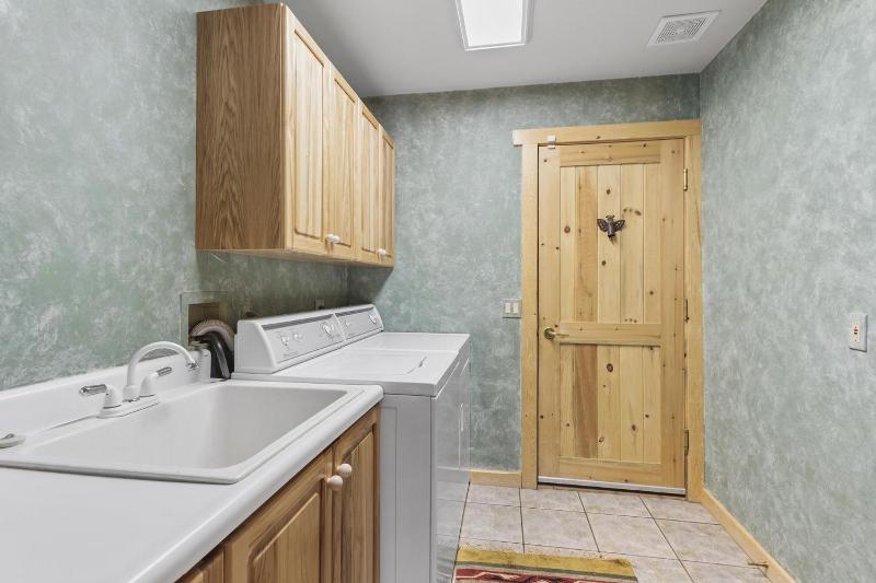 Chateau at Dyer Trail - image 17
