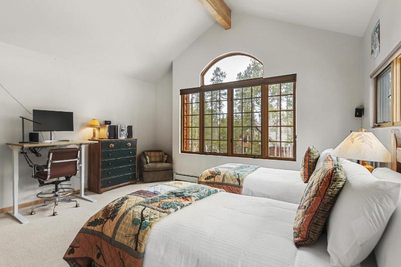 Chateau at Dyer Trail - image 37