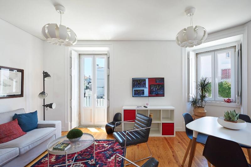 Cascais centre bright 65m2 apartment T2 at the perfect location - image 20