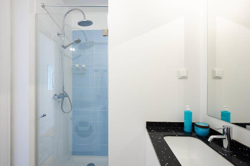 Cascais centre bright 65m2 apartment T2 at the perfect location - image 24