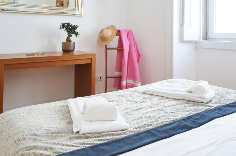 Cascais centre bright 65m2 apartment T2 at the perfect location - image 7