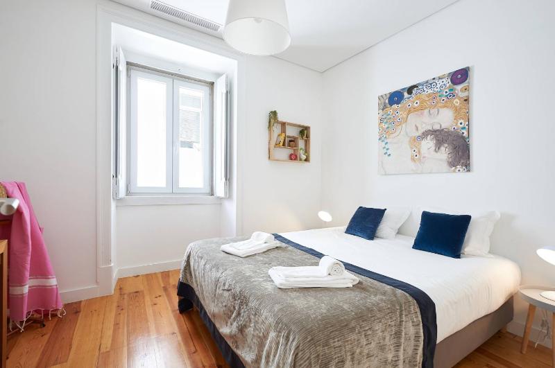 Cascais centre bright 65m2 apartment T2 at the perfect location - image 15