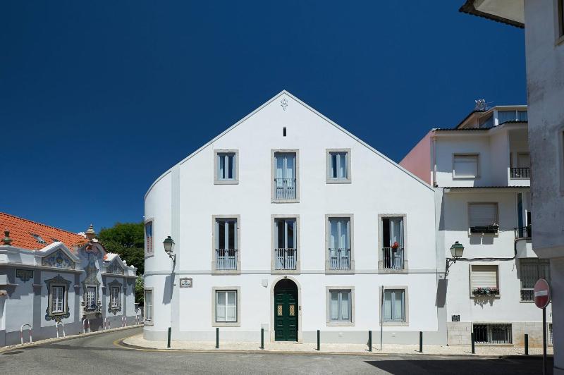 Cascais centre bright 65m2 apartment T2 at the perfect location - image 22