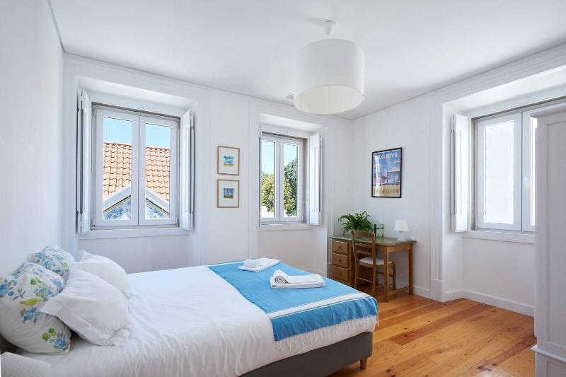 Cascais centre bright 65m2 apartment T2 at the perfect location - image 11