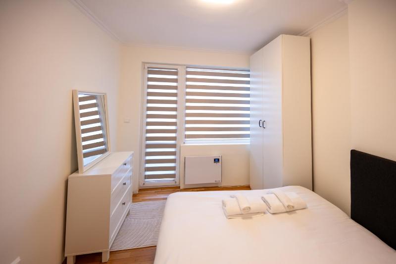 Design apartment with a cosy balcony - image 15