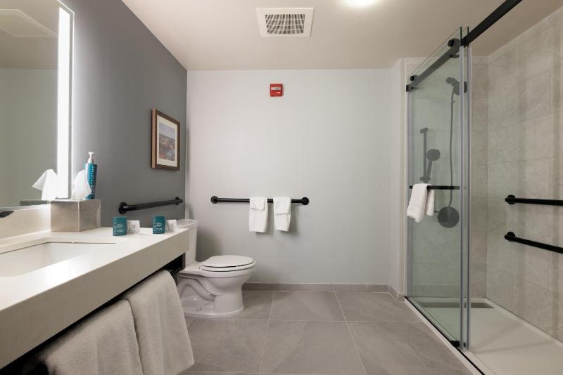 DoubleTree By Hilton Hotel Savannah Airport - image 25