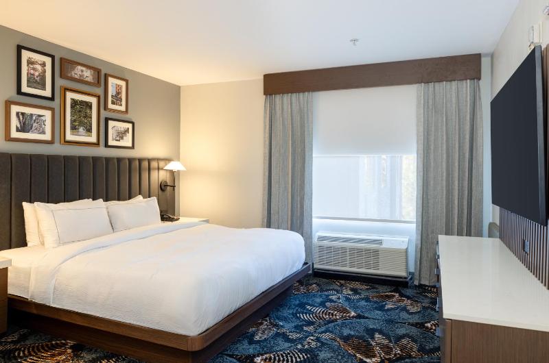 DoubleTree By Hilton Hotel Savannah Airport - image 9