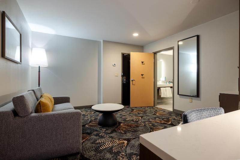DoubleTree By Hilton Hotel Savannah Airport - image 4