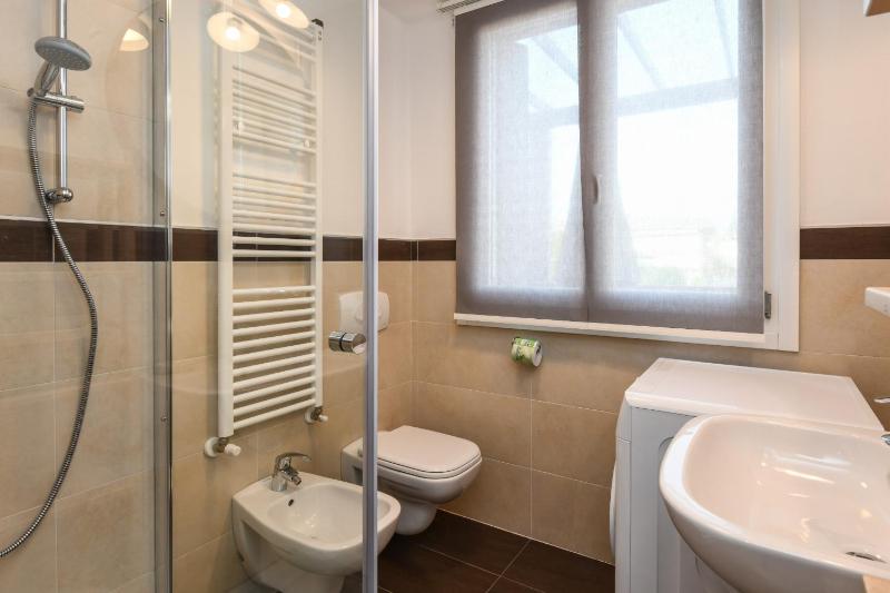 Peschiera Family Homes Fornaci - image 34