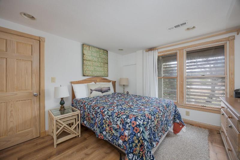 1067 - Easy Street - image 19