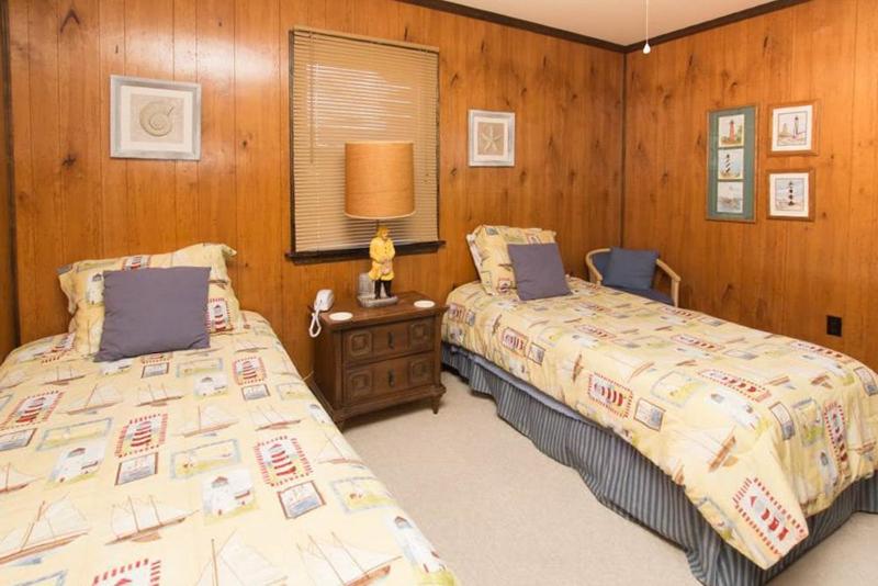 1422 - Captain's Quarters - image 10