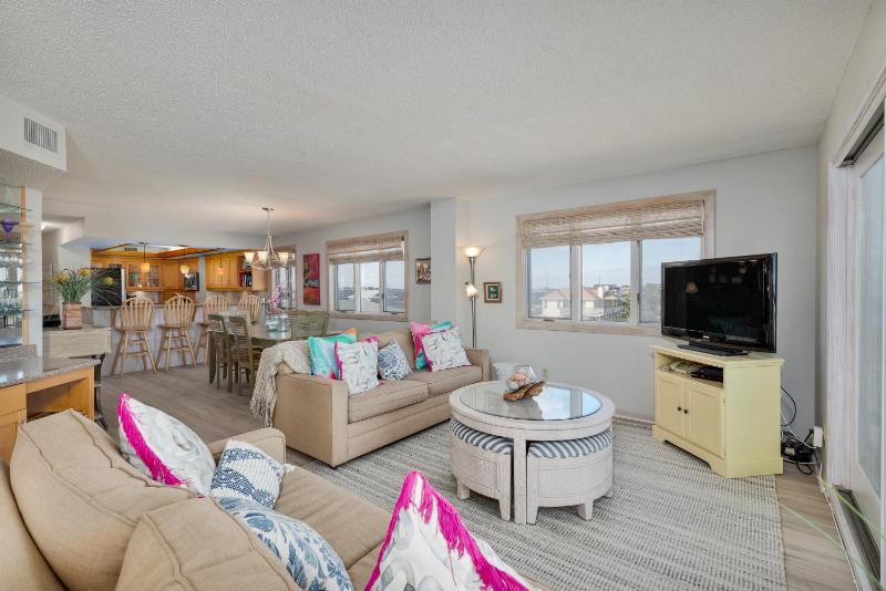 5604 - Seaside Retreat - image 1